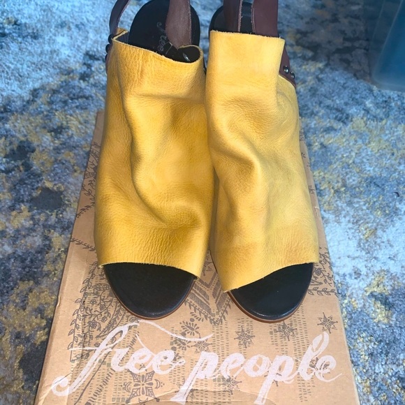 Free People Heel "Picture This"- Desert Size 10 - Picture 2 of 6